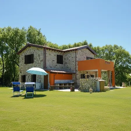 Scappo In Umbria, Casale Rusine