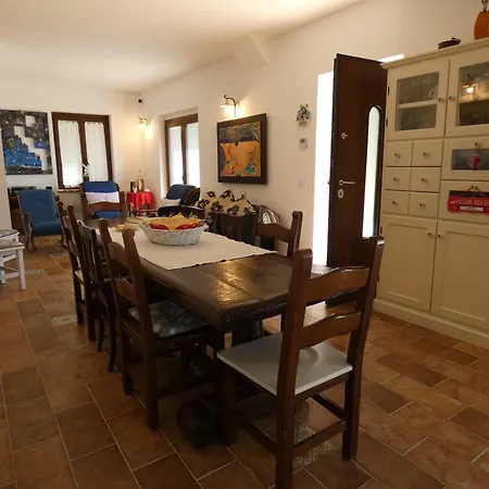 Scappo In Umbria, Casale Rusine *