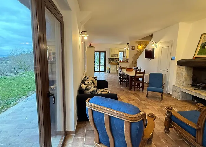 Scappo In Umbria, Casale Rusine *