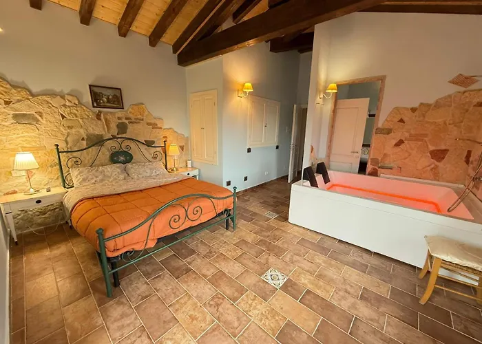 Scappo In Umbria, Casale Rusine *