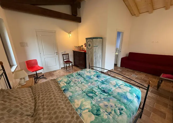 Scappo In Umbria, Casale Rusine *