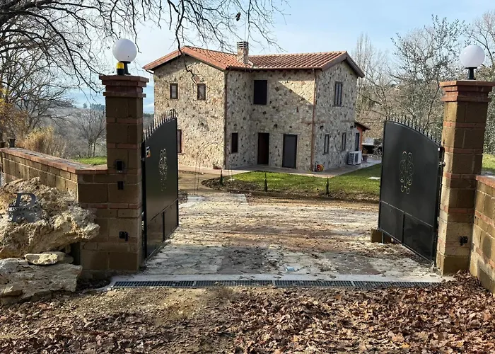 Scappo In Umbria, Casale Rusine *